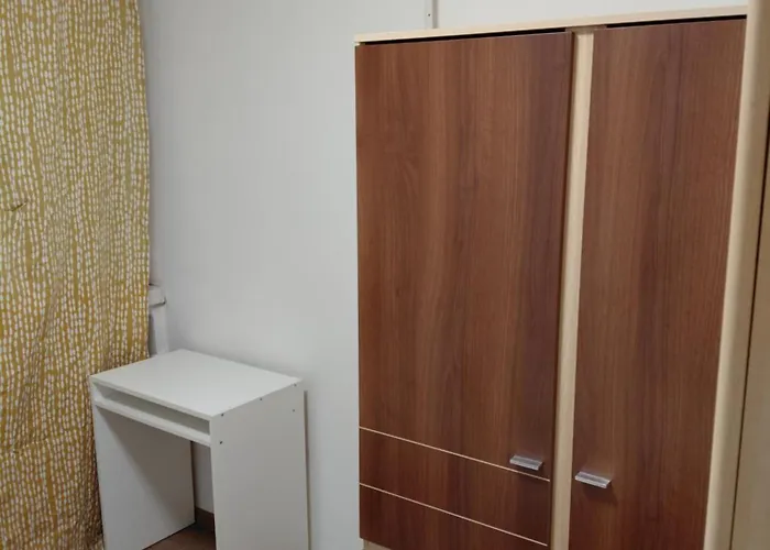 5 Separate In A Shared Near Skytower Close To Center Wrocław