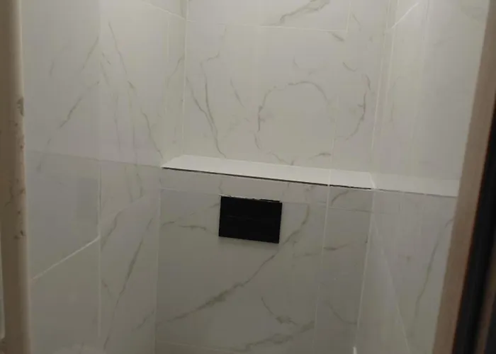 5 Separate In A Shared Near Skytower Close To Center