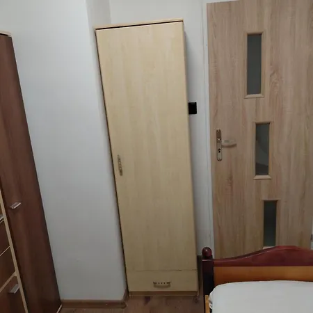 5 Separate In A Shared Near Skytower Close To Center 3*