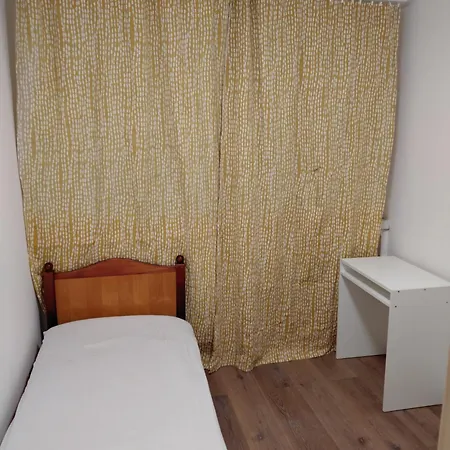 Гостьовий будинок 5 Separate In A Shared Near Skytower Close To Center